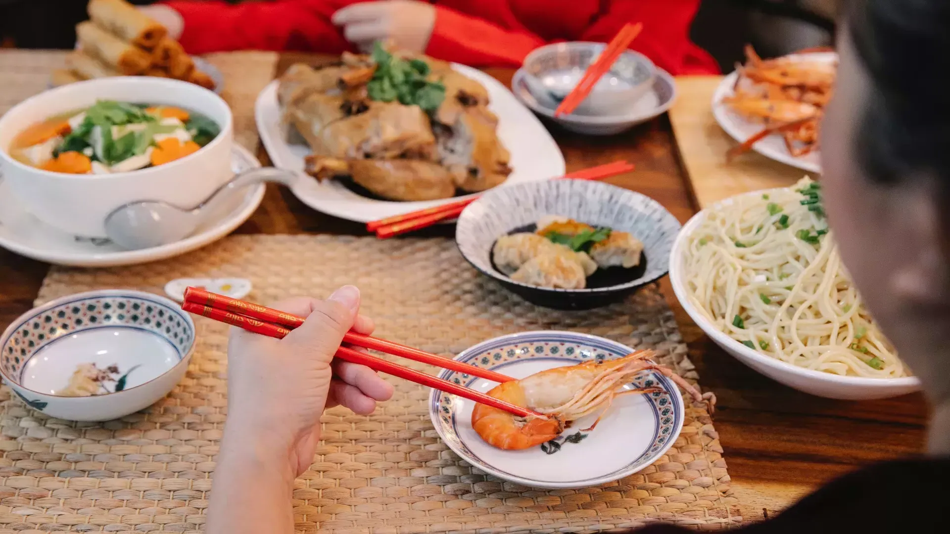 Cuisine chinoise sur la table