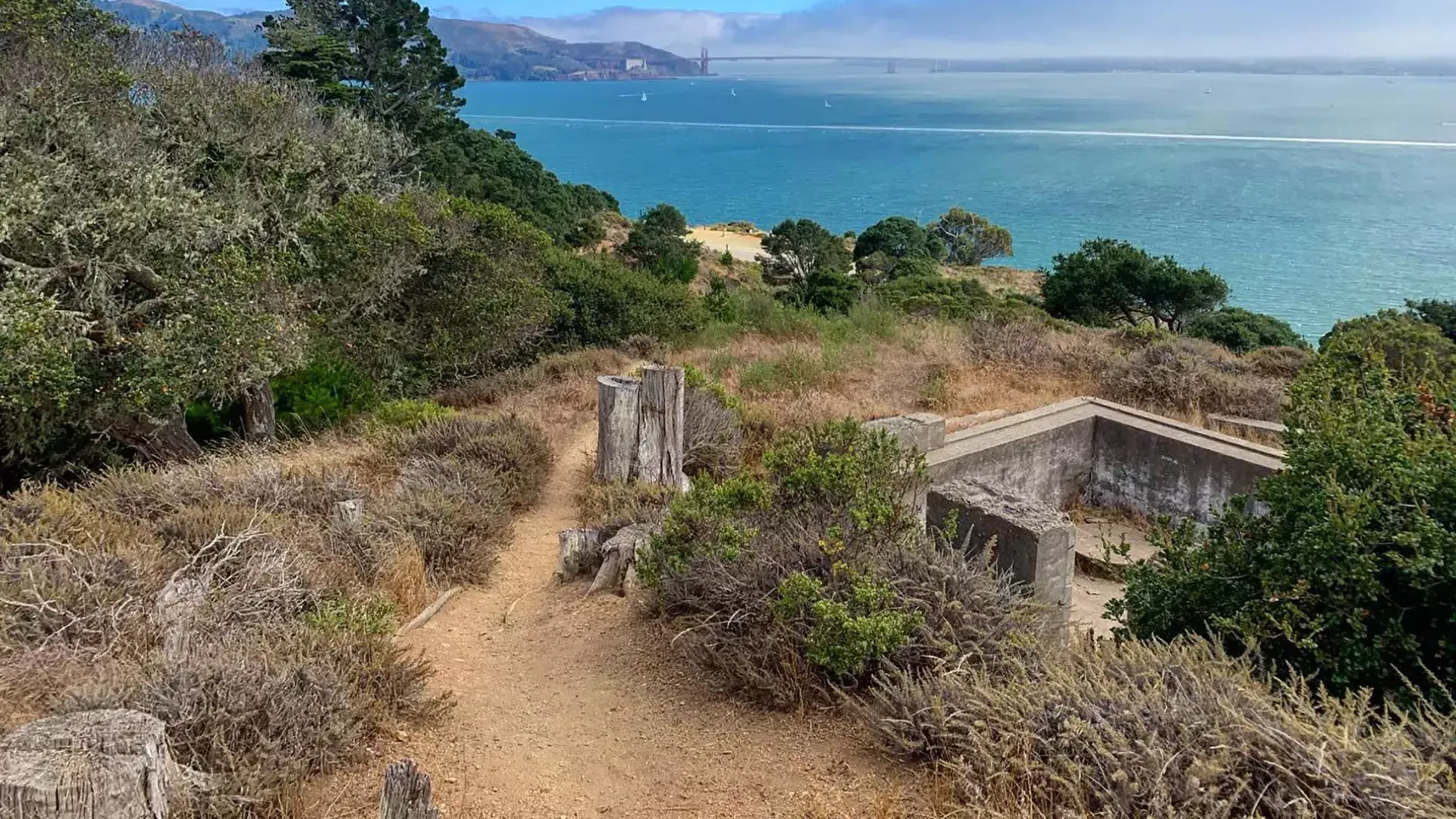 Camping au parc d'État d'Angel Island, surplombant la baie de San Francisco et Golden Gate Bridge