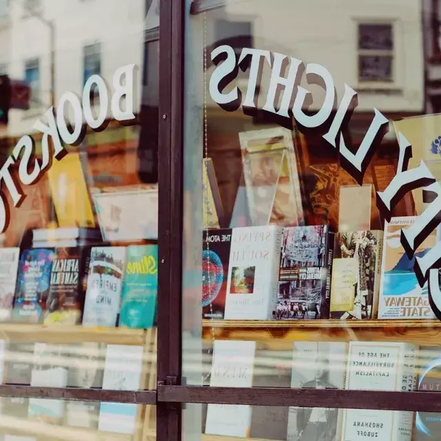 Librairie Fenêtre des Lumières de la Ville 